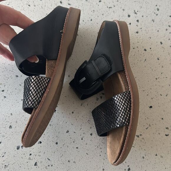 Sofft Braye Women’s Size 6 Black Leather Comfort Sandals Slip On Low Wedge Slide - Picture 4 of 12